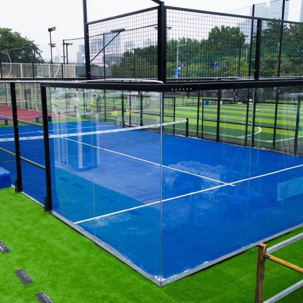 Padel Kortu İstehsalçıları: Layihə Tələblərinə Uyğun Hasar, Şüşə, Qazon və İşıqlandırmanın Fərdiləşdirilməsi