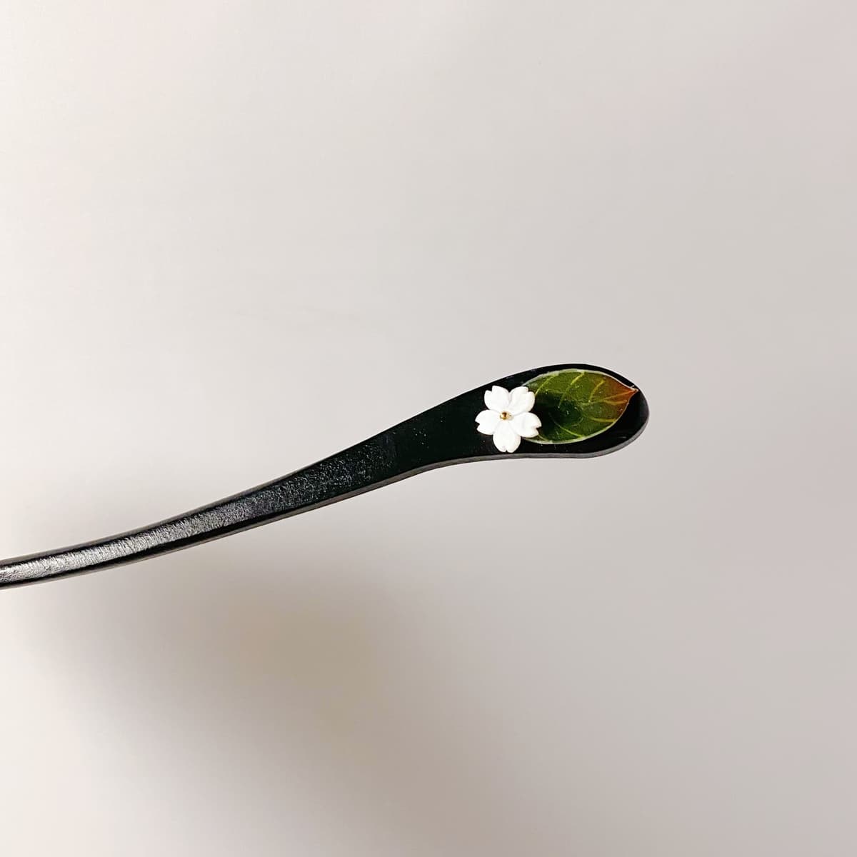 287#a green leaf