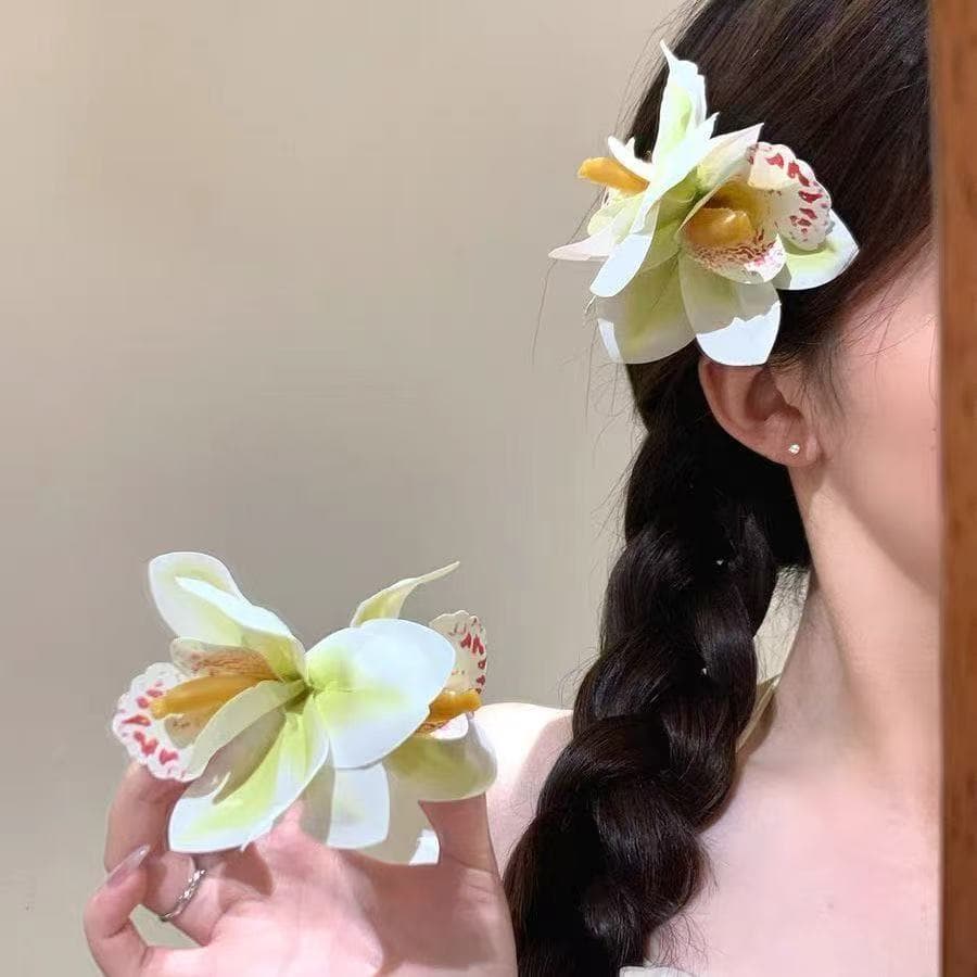 7340 thai orchid duckbill hair clips - white