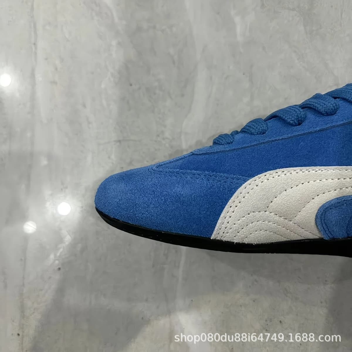 Pm blue and white