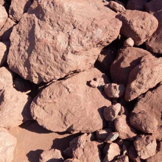 Yüksək xüsusi çəkili hematit filizi: metallurgiya, tökmə, odadavamlı materiallar, mexaniki əks çəki və su təmizlənməsi üçün hissəciklər. 2