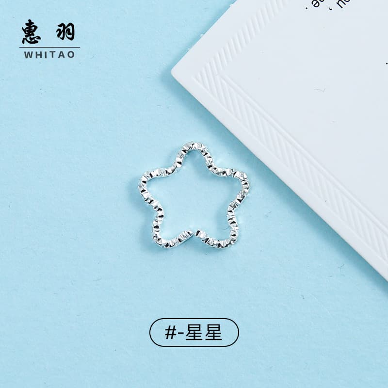 [silver] five-pointed star embossed wreath