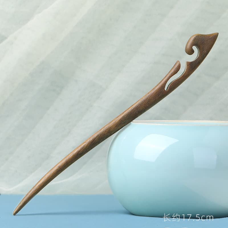 Green sandalwood B- tie the Moon