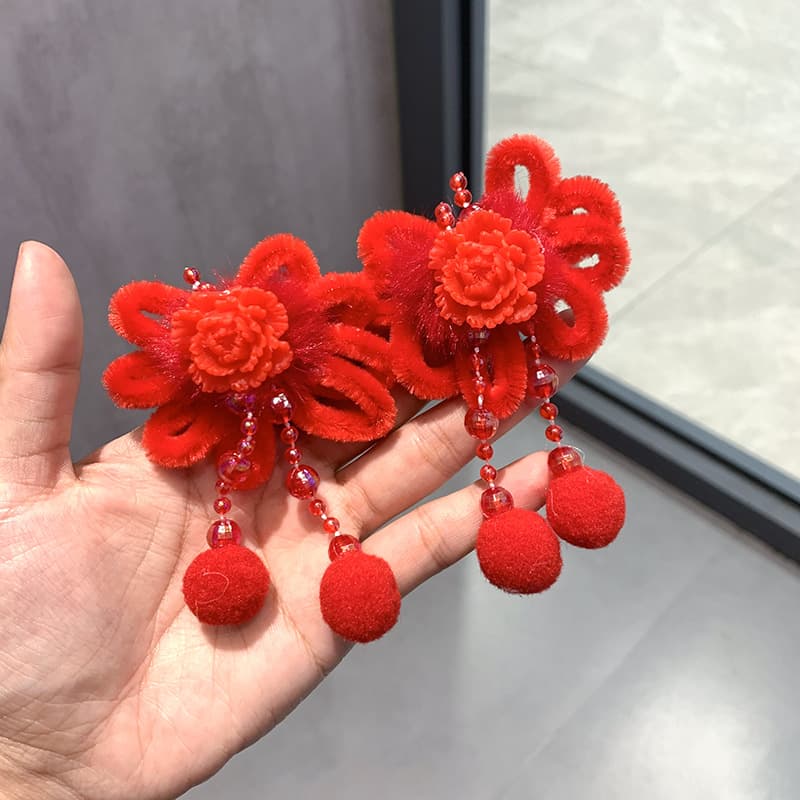Children's red rose solanum clip