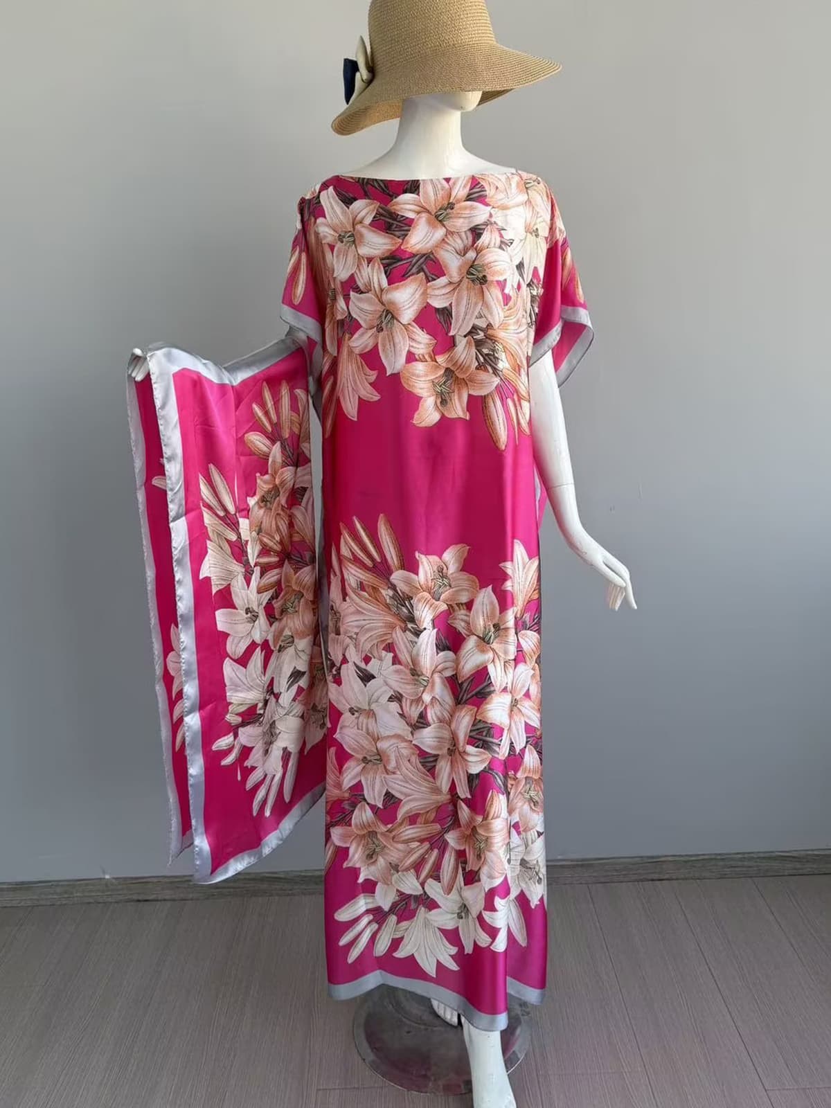 600-narcissus lily rose red