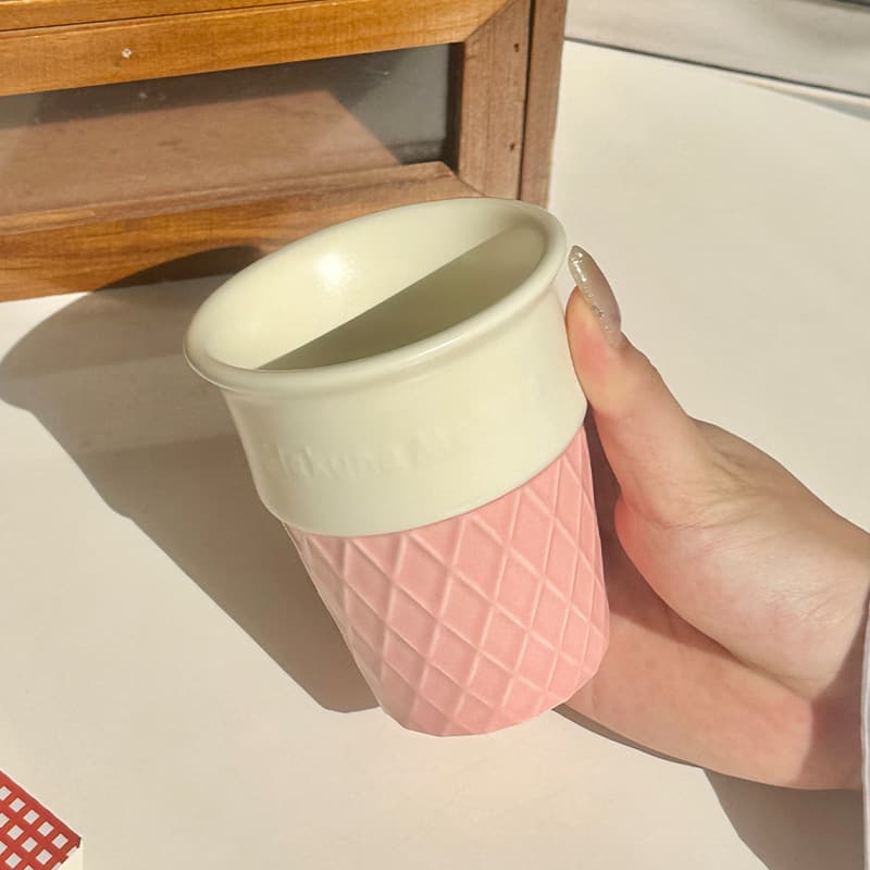 Ice cream cup-pink