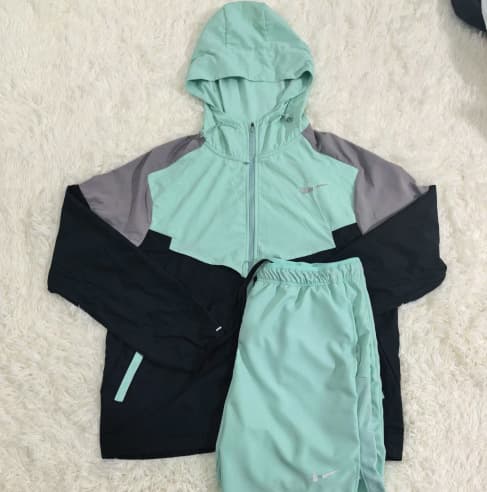 Set: teal
