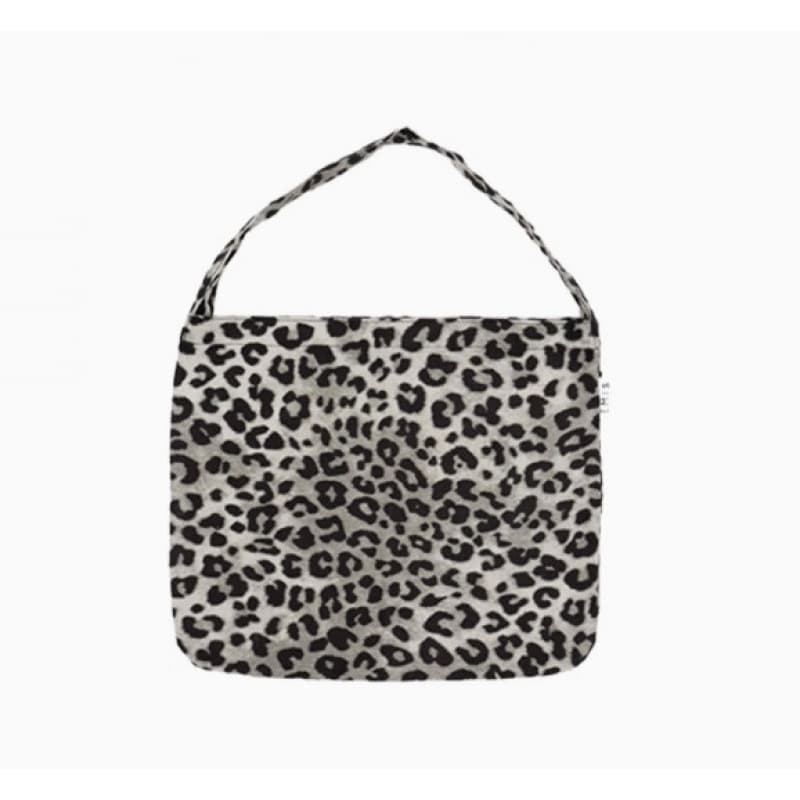 Gray large leopard print [same style as han suhye]