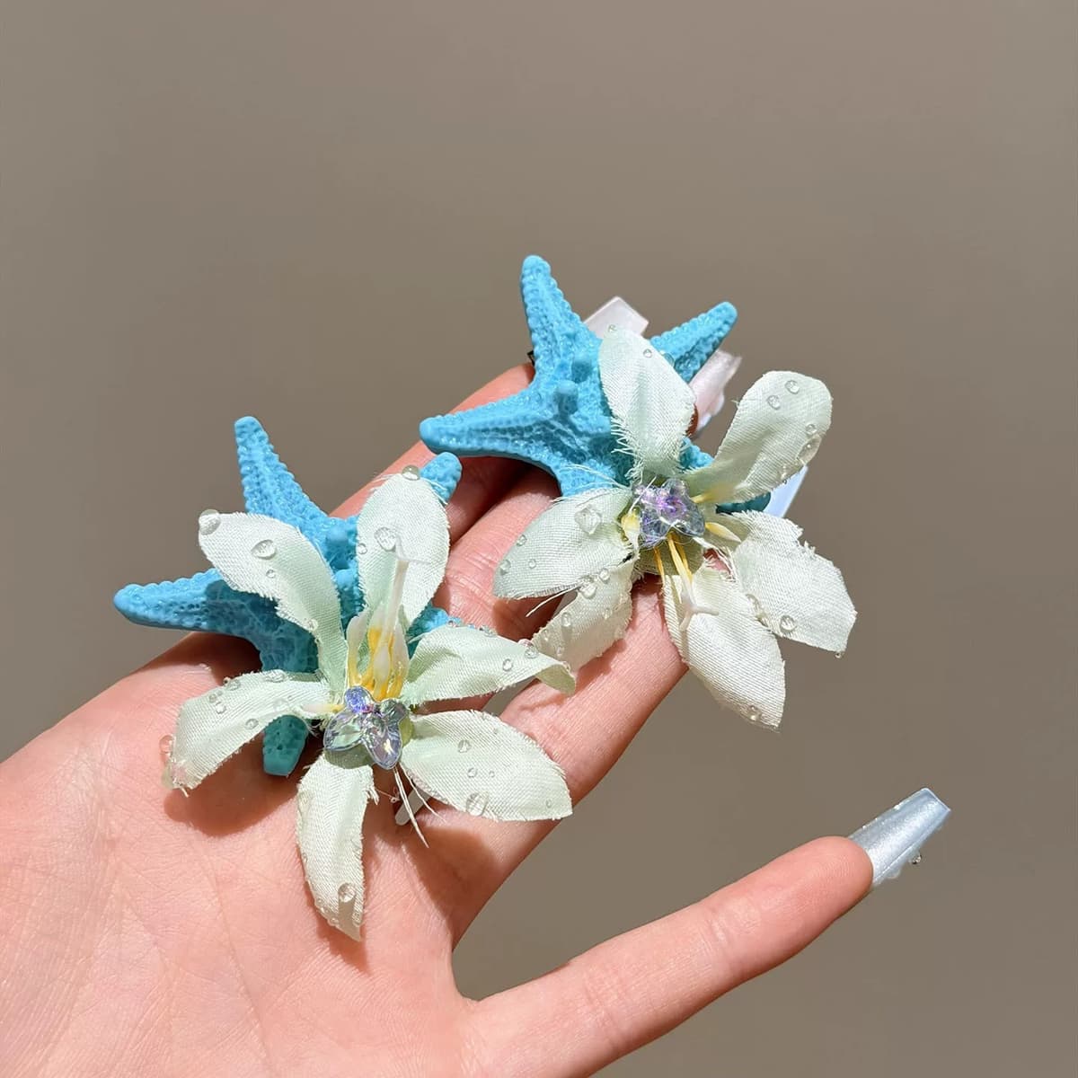 Single blue starfish hair clip