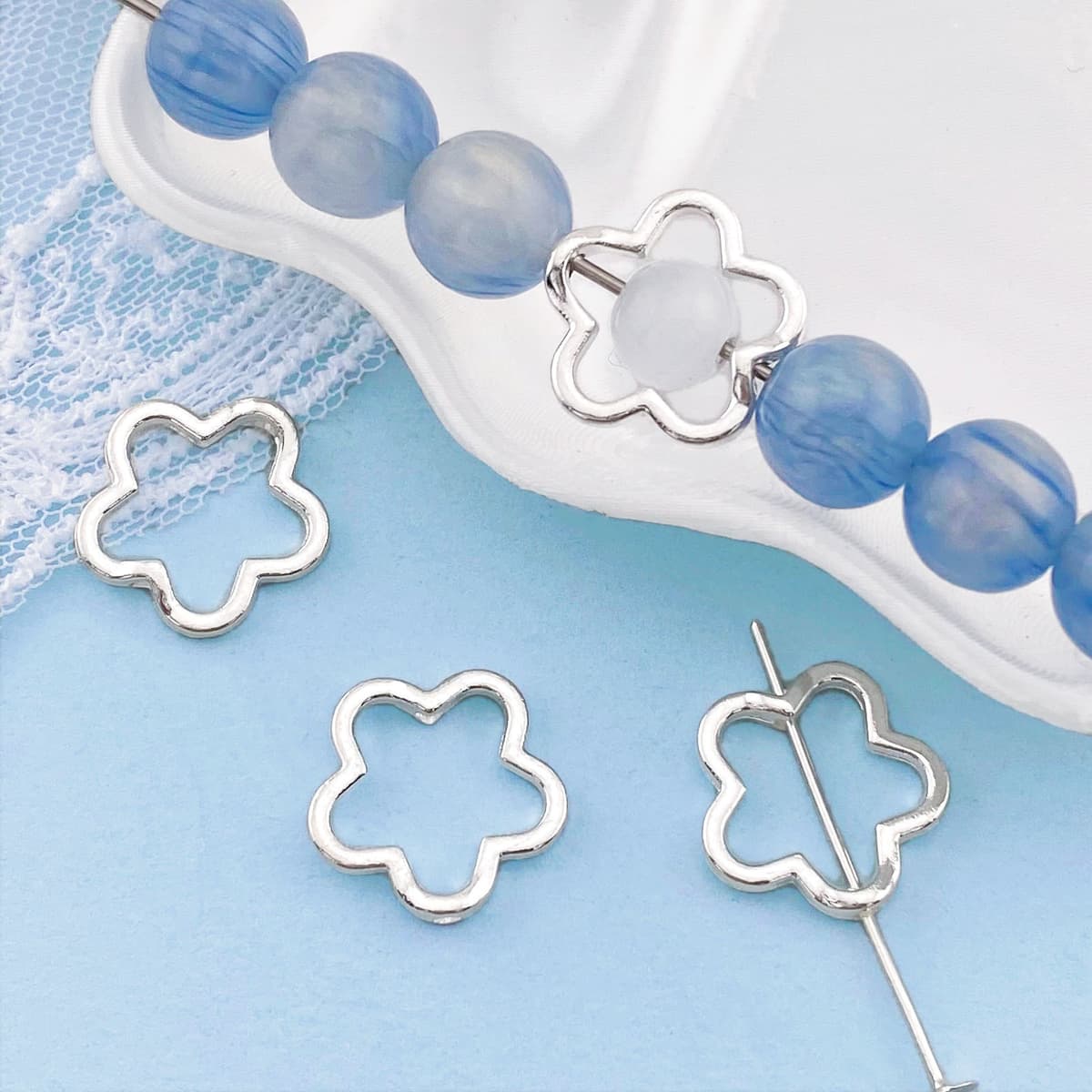 A828 [bright silver] card 7 flowers with beads circle 14.9mm (hole 1.6mm)