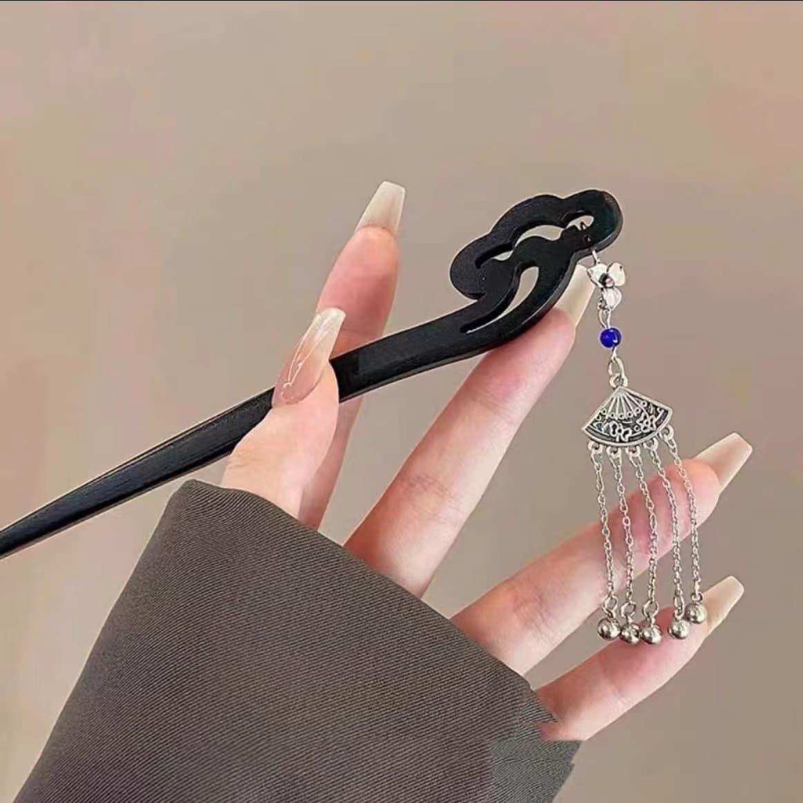 164# Blue Bead Fan-shaped Fringed Hairpin