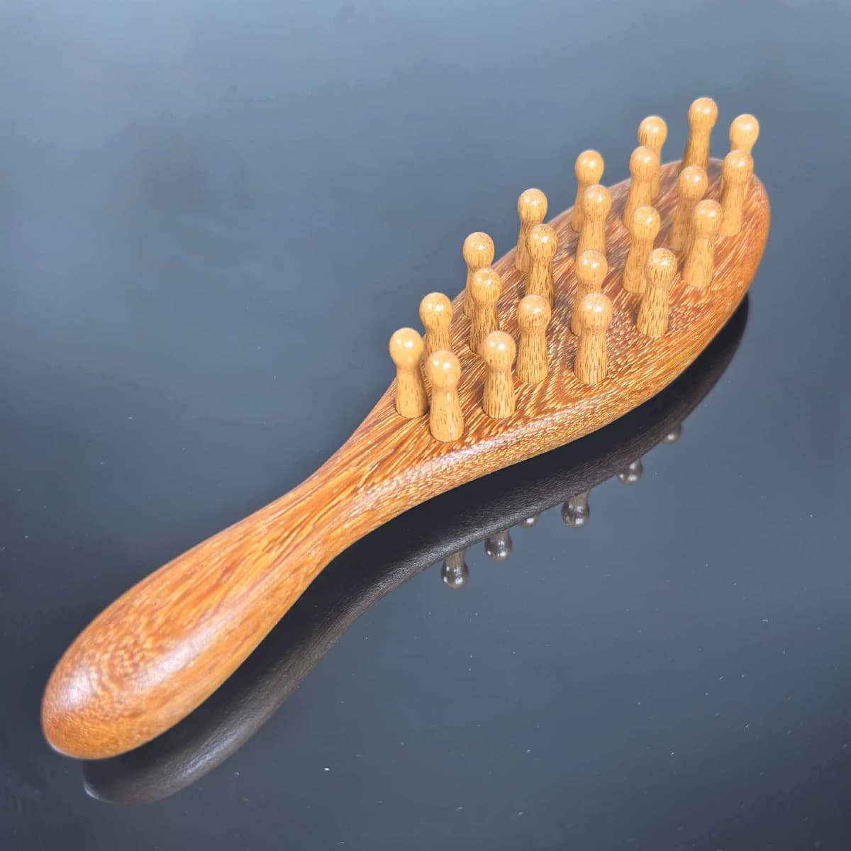 Dragon and phoenix sandalwood 22-tooth nail massage comb
