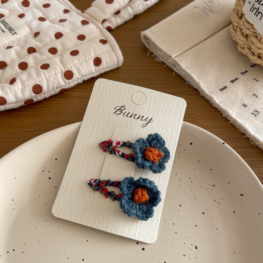 1# navy blue flower bb clip