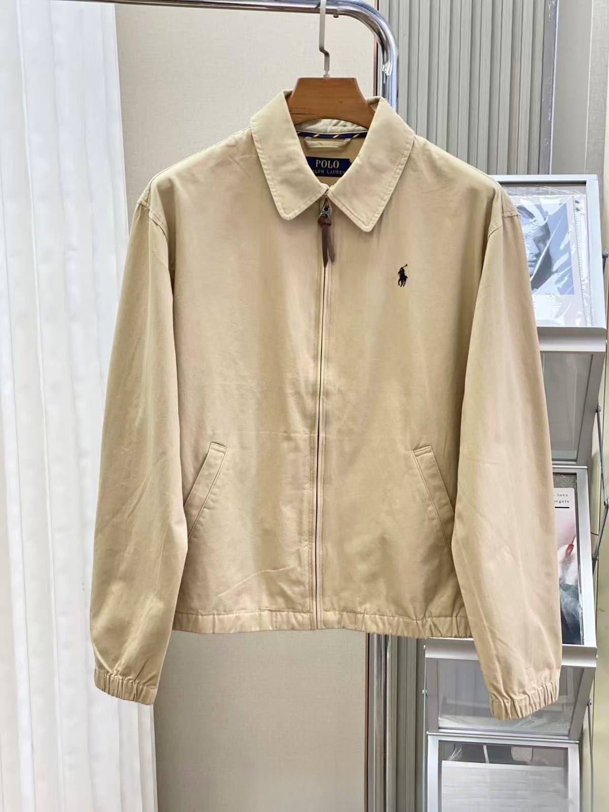 Dark khaki color