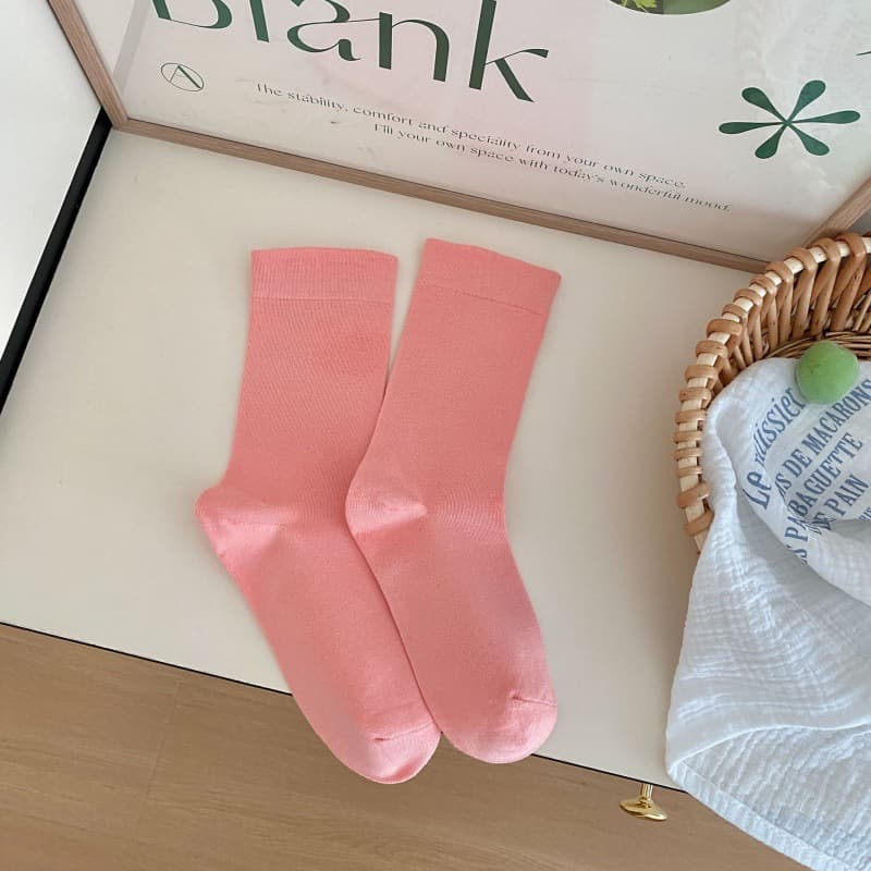 Pink (middle tube)
