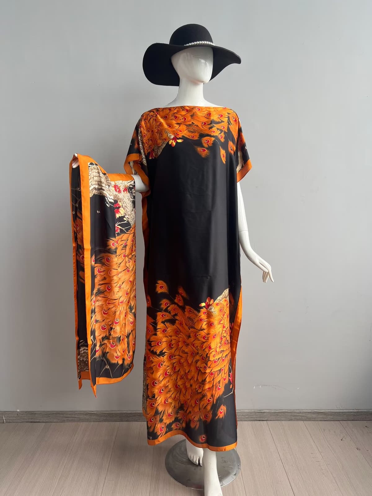 237-peacock-black orange