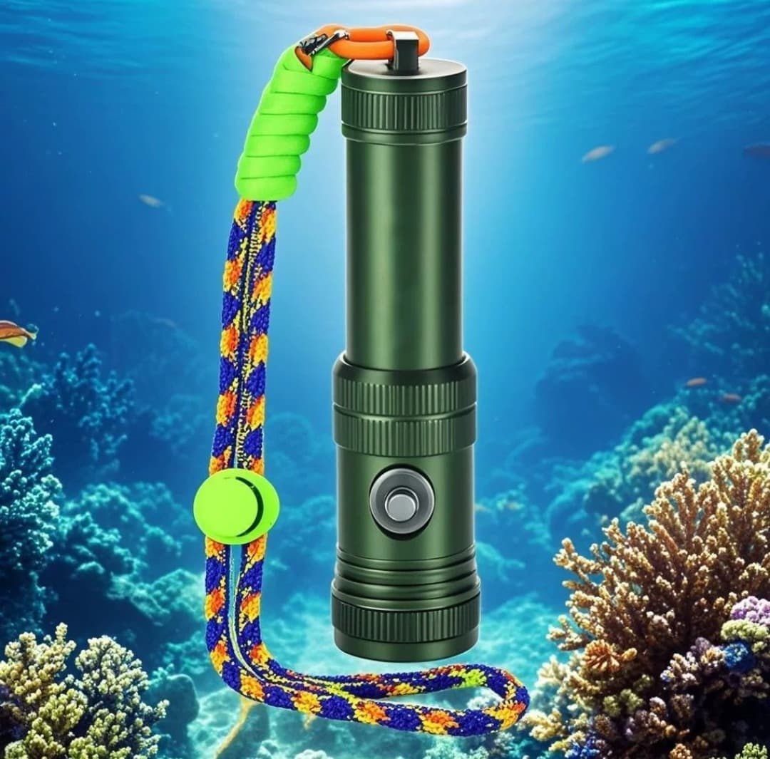 White light diving flashlight green