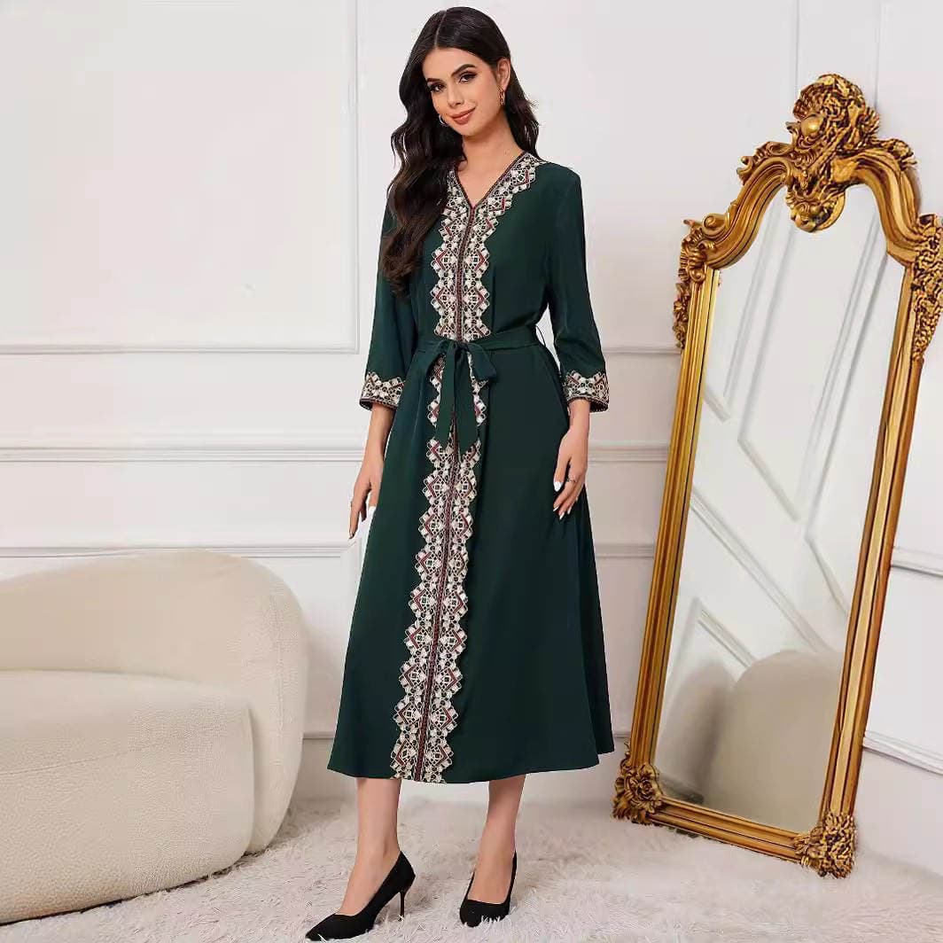 Qadınlar üçün zərif etnik naxışlı kəmərli uzun don 4