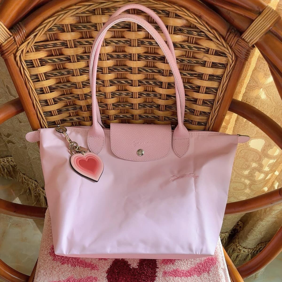 Environmentally friendly new pink (new color)
