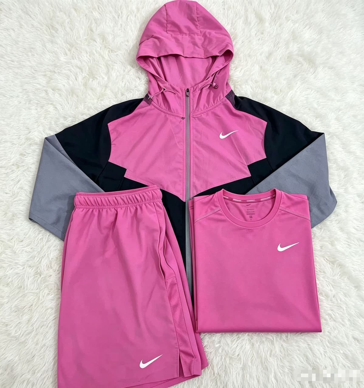 Three piece set pink