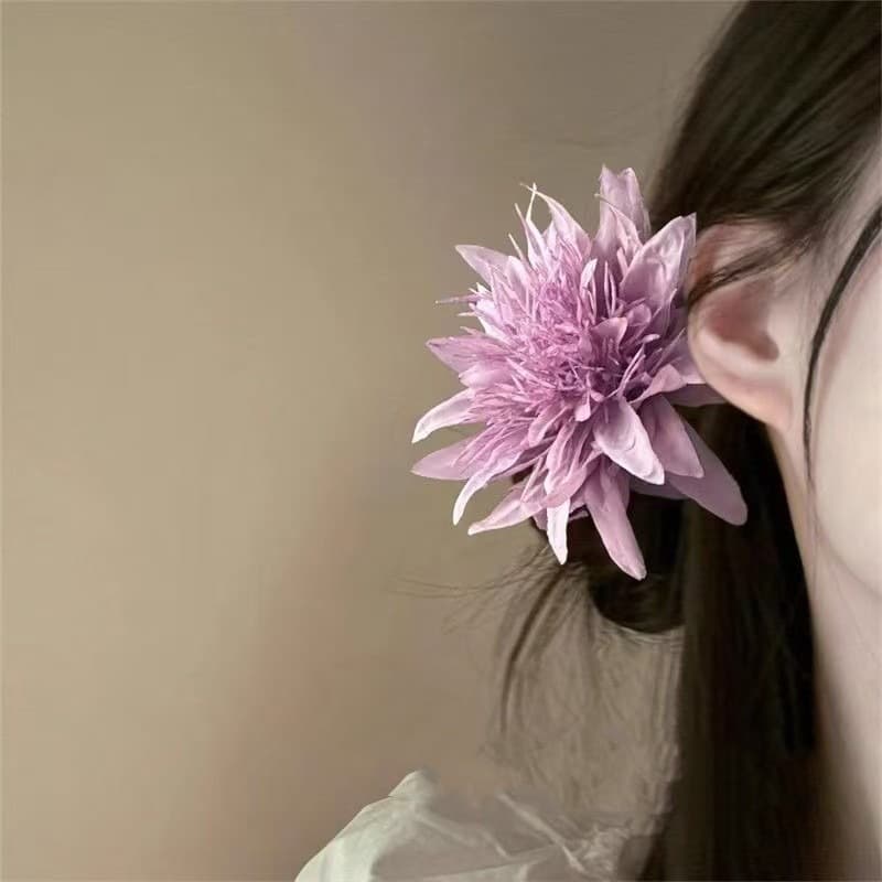 Purple flower anemone