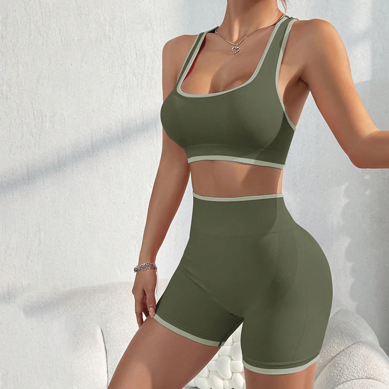 Military green (top + shorts)