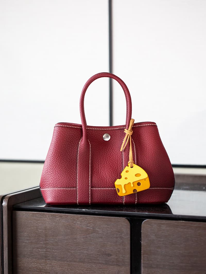 Love horse red (without gift box and long shoulder strap)