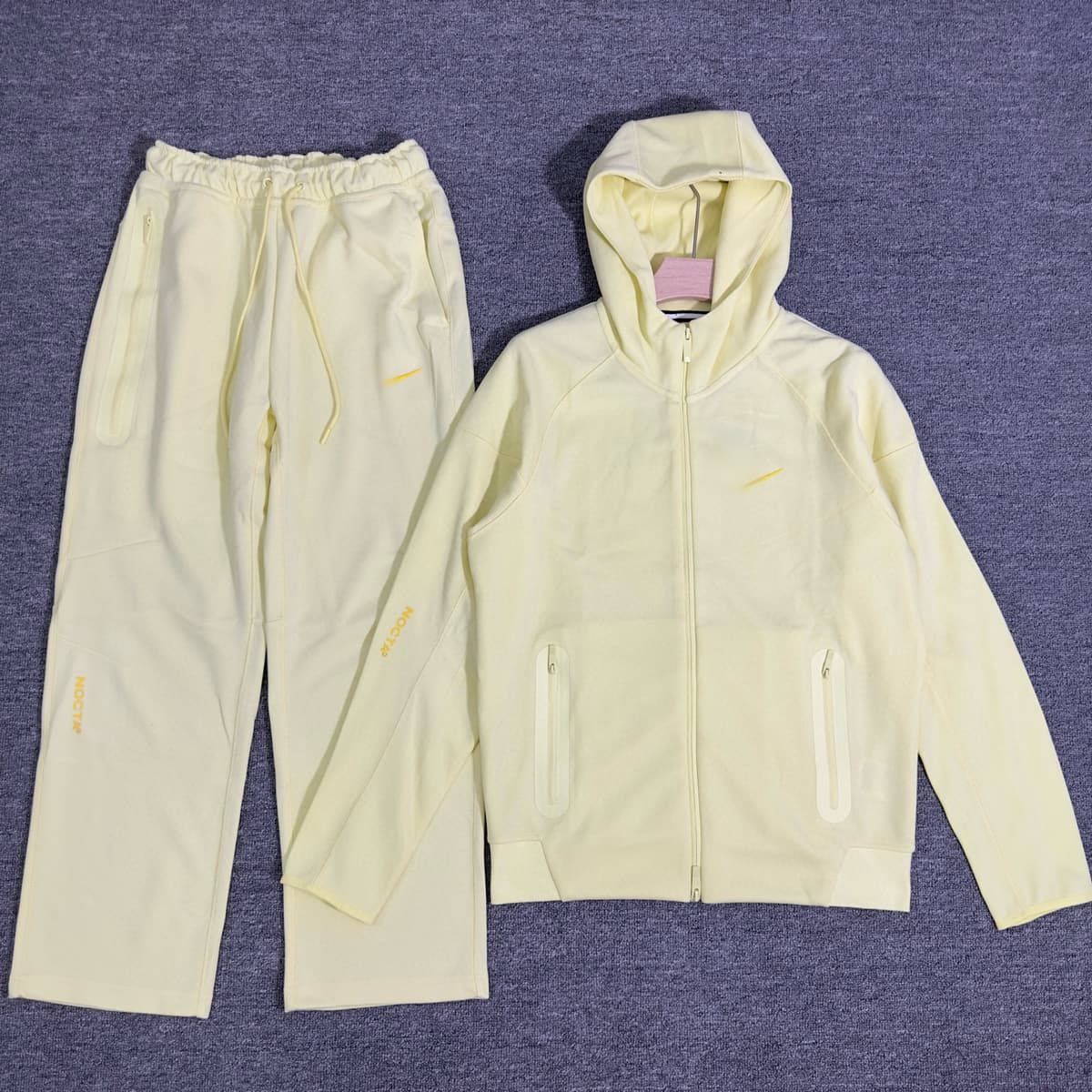 Set. yellow