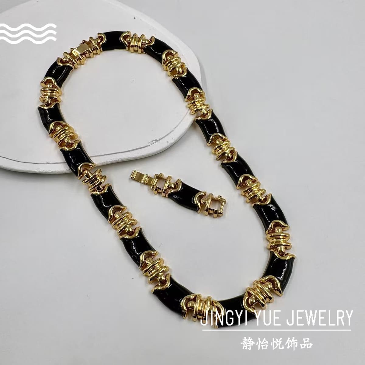 1608 necklace