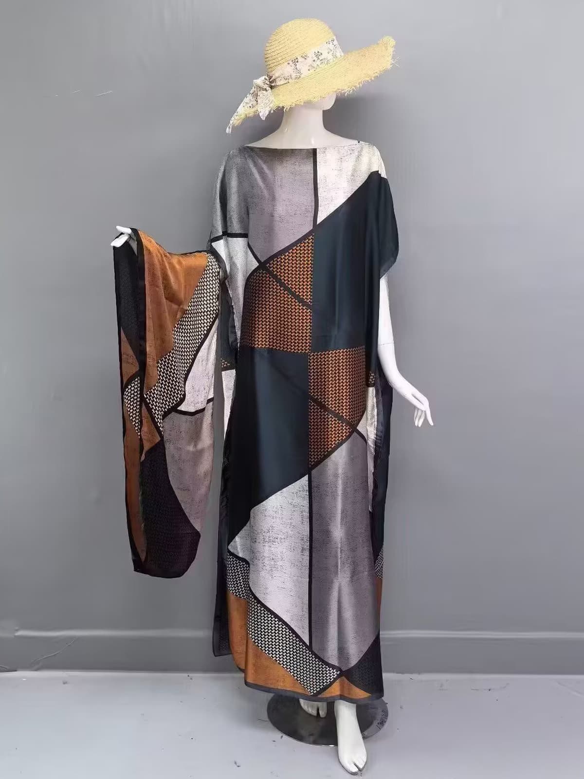 575-triangle geometry-carbon gray