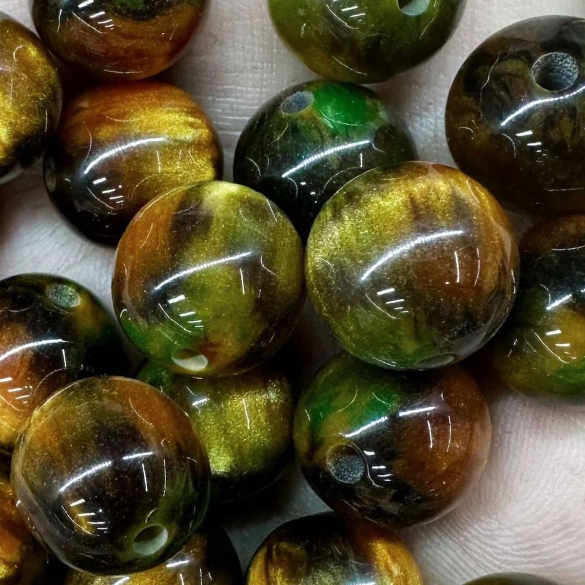 16 gilt oil painting beads resin round beads