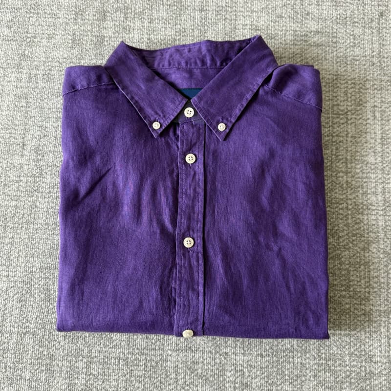 Purple-green label