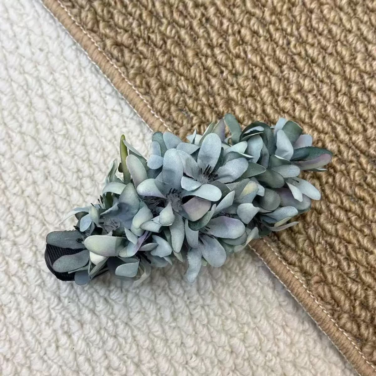 Teal floral lazy clip