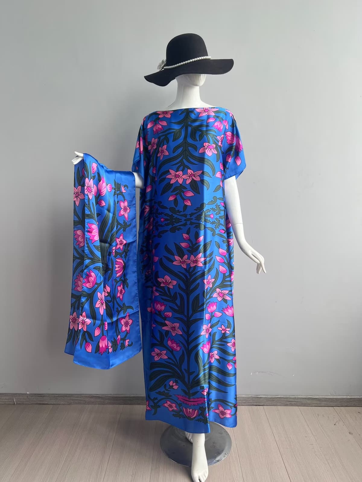 201-flower vine secret realm-sapphire blue