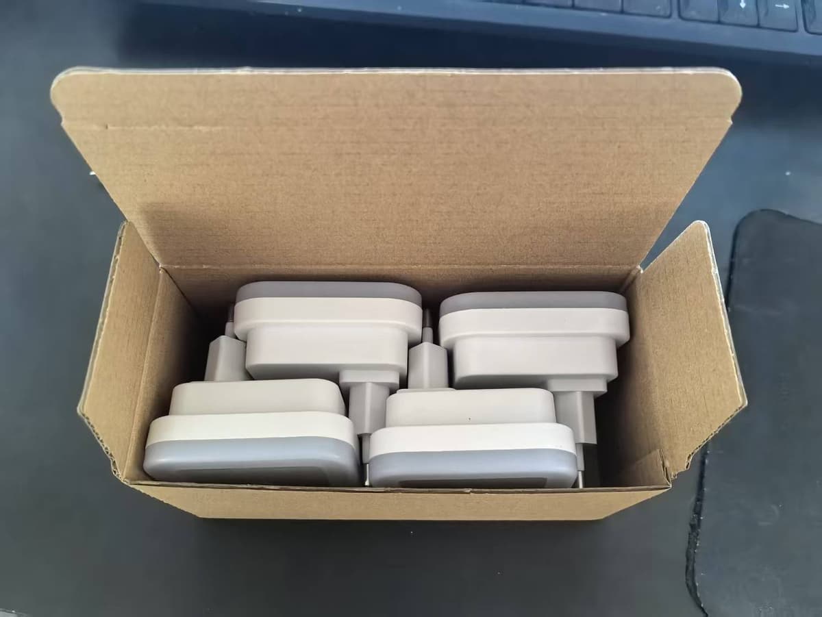 Square white warm light (european regulations) 4 pack