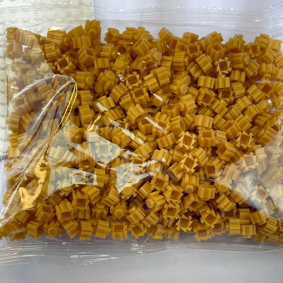Golden 550 pieces