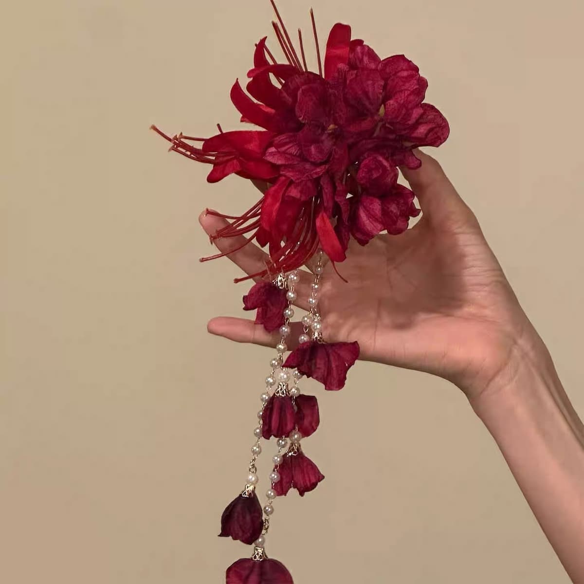 Red tassel flower hairpin