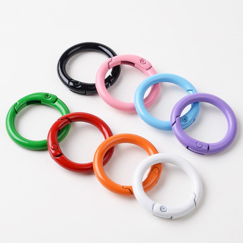 Random colored spring buckle