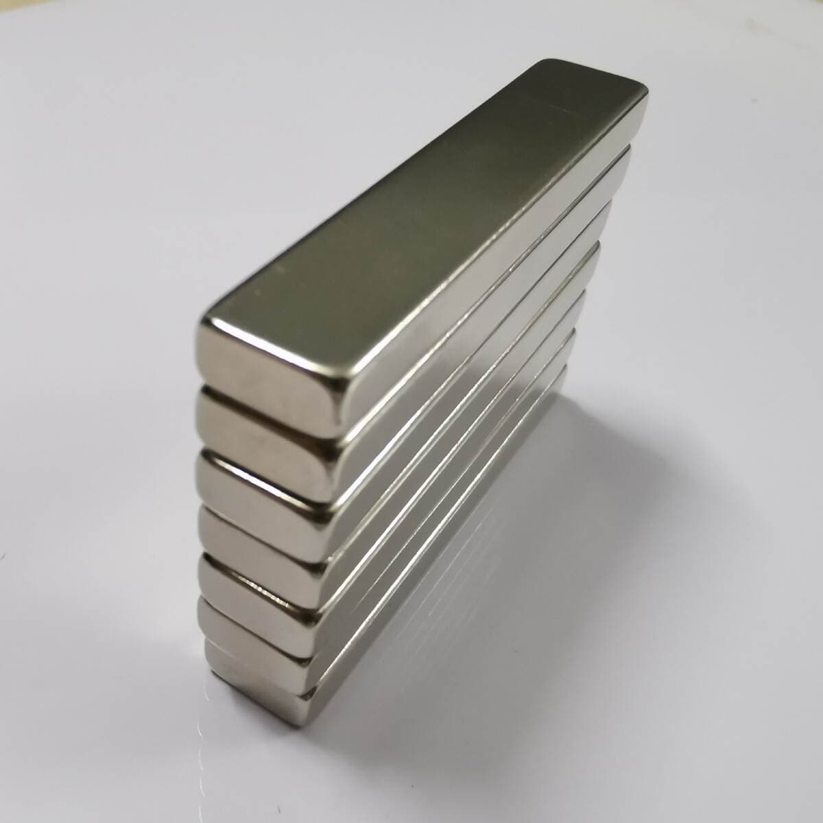 N35 NdFeB Kvadrat Maqnit (Mühərriklər və Dronlar üçün, Sink-Nikel-Mis Örtüklü) 2