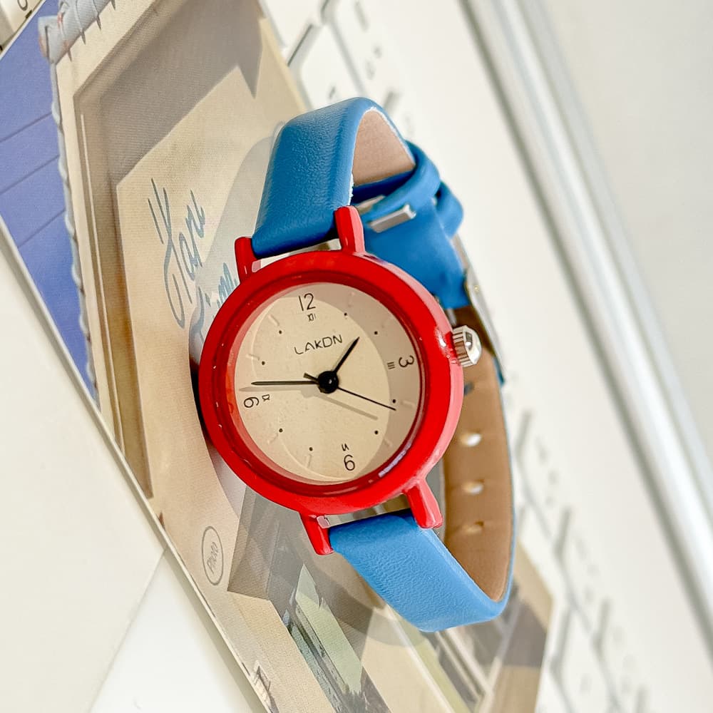 Dark blue red shell