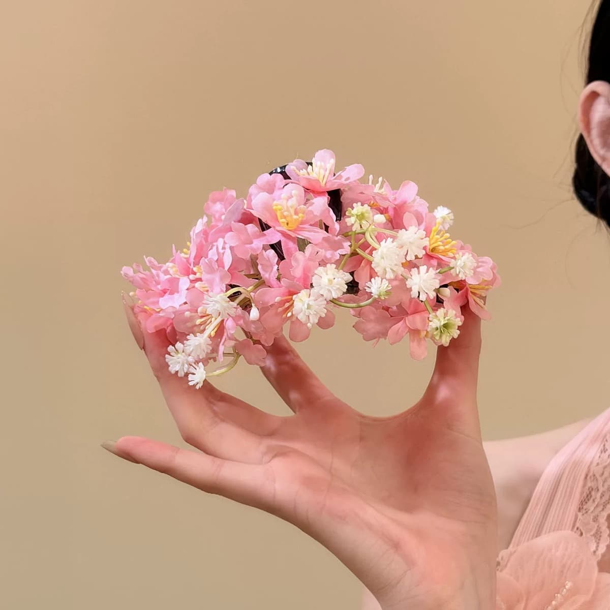 Pink flower gripper