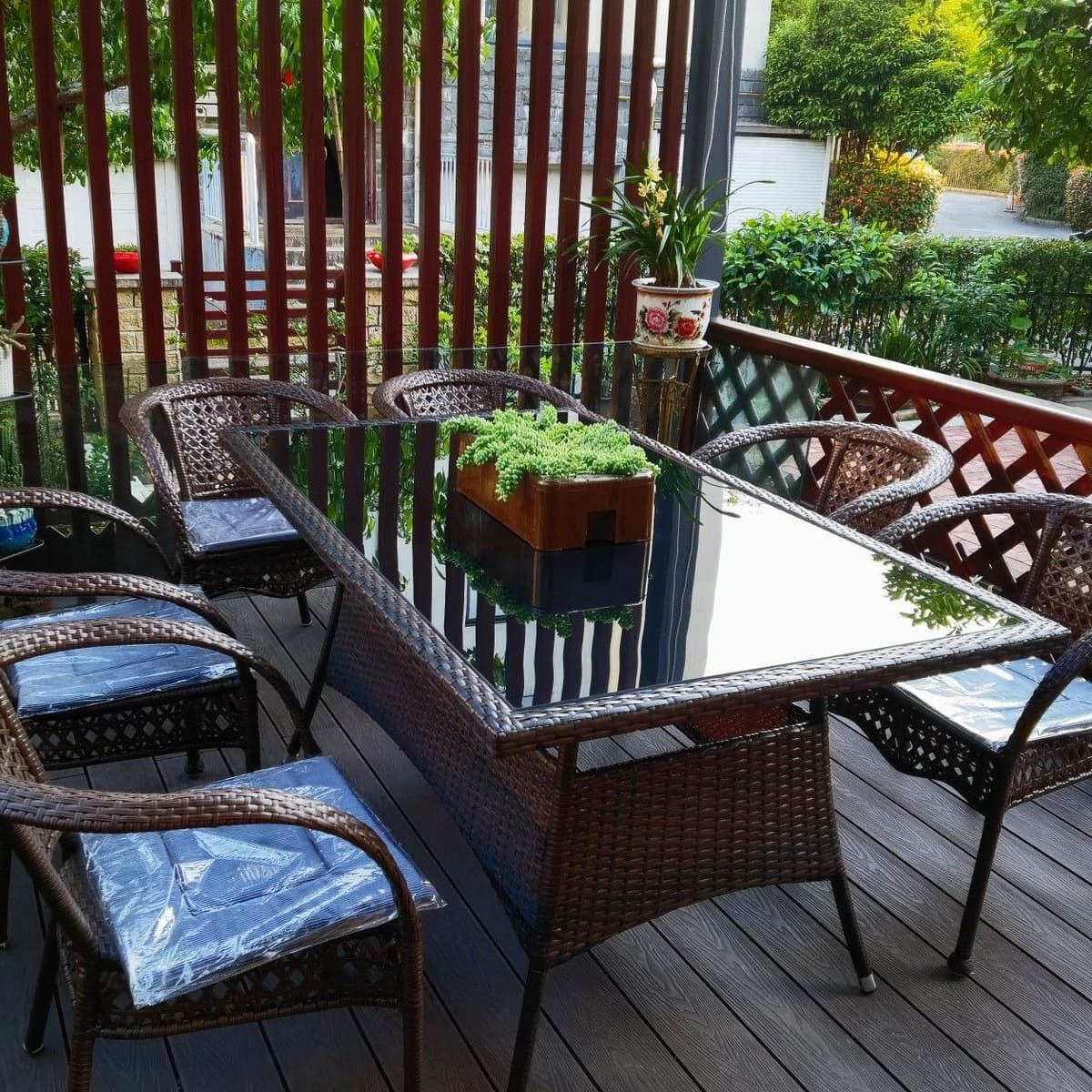 150 rattan rectangular table + 6 chairs with cushions