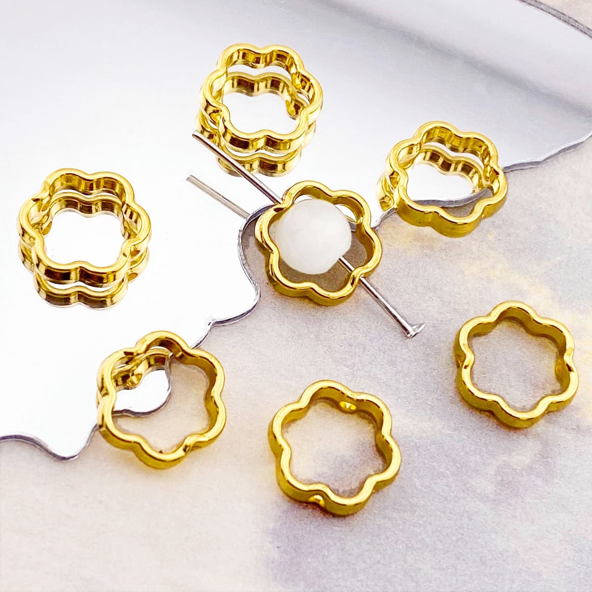 Card 8 [gold] six-petal flower bead circle (13.5*12.5mm inner diameter 8.7mm) a582