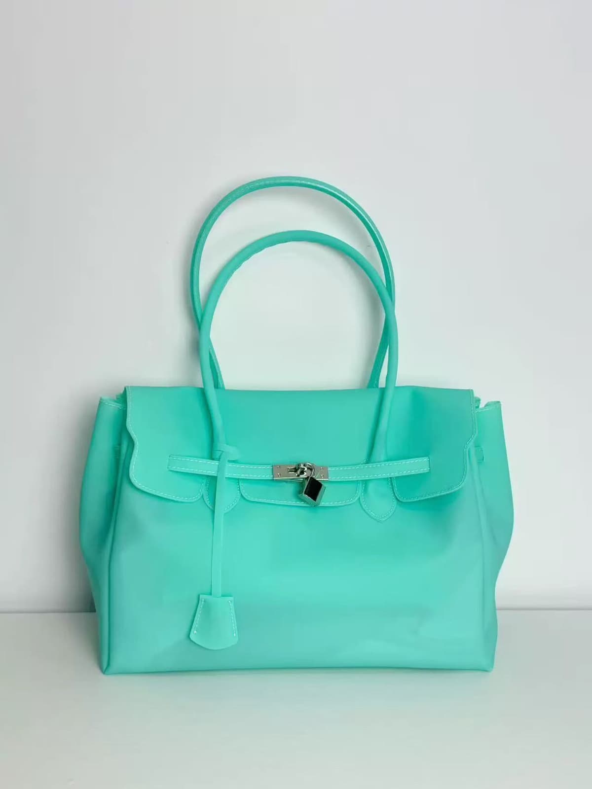 Medium mint green