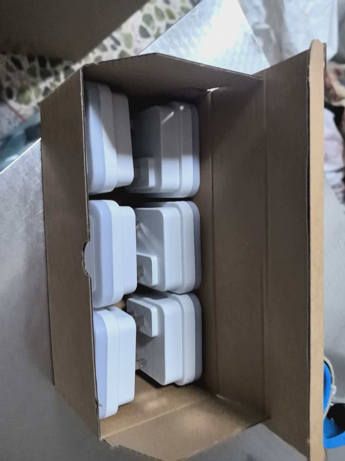 Square white (us standard) 6 pack