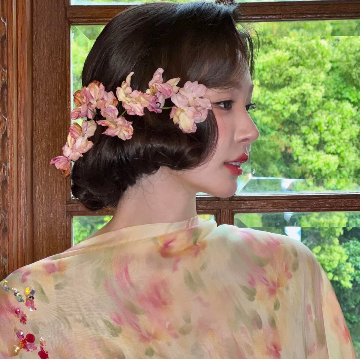 Single smoke pink flower hairpin