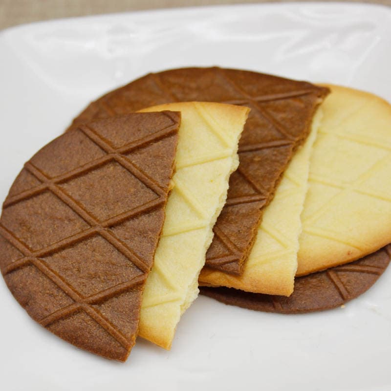 Wanshili Black Qiao Butter Coconut Latte Faff Crisp Full Case 3.00kg Wholesale Casual Snacks Biscuits Puffed Snacks 2