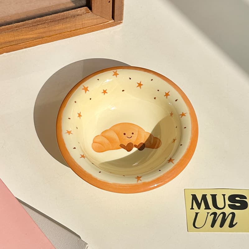 Mini disc-brown croissant