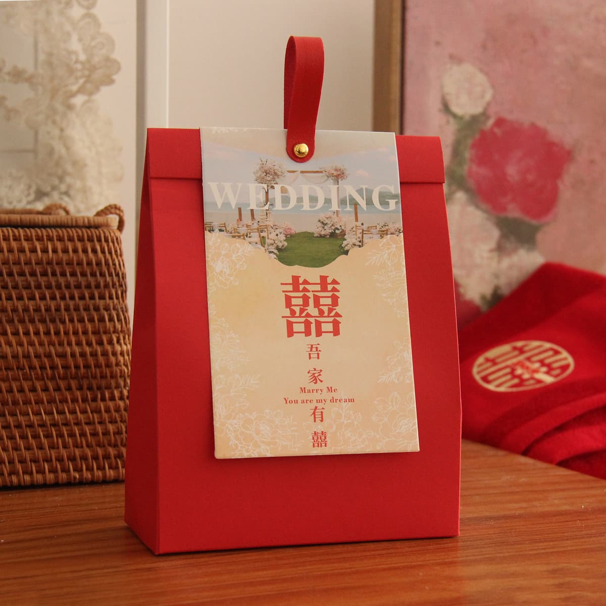 Big red romantic gift box + red handle
