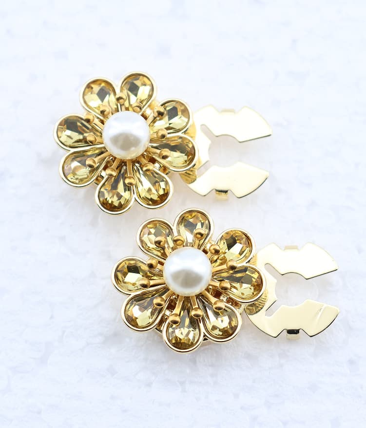 Crystal yellow